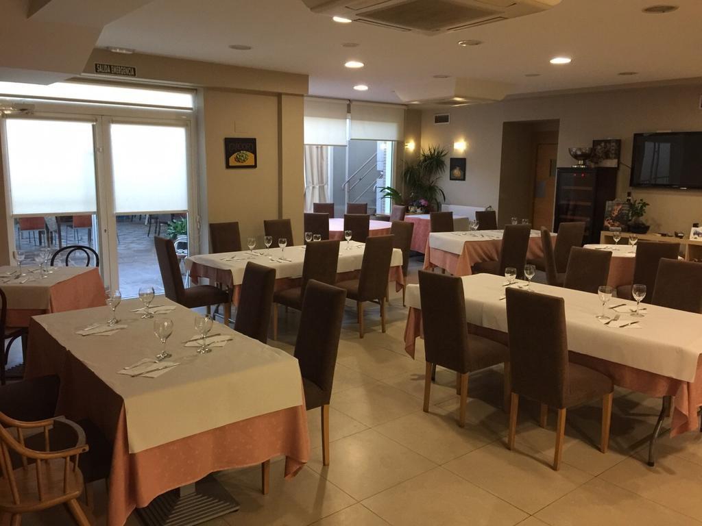 Hostal - Restaurante Asador Esperanza Huesca Buitenkant foto